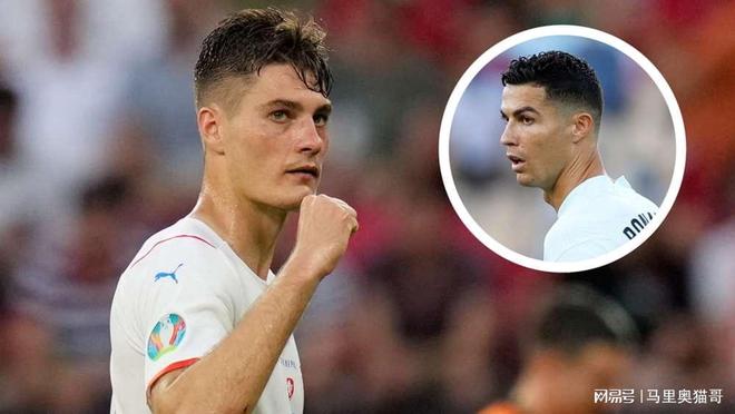 在观众席坐 在观众席坐