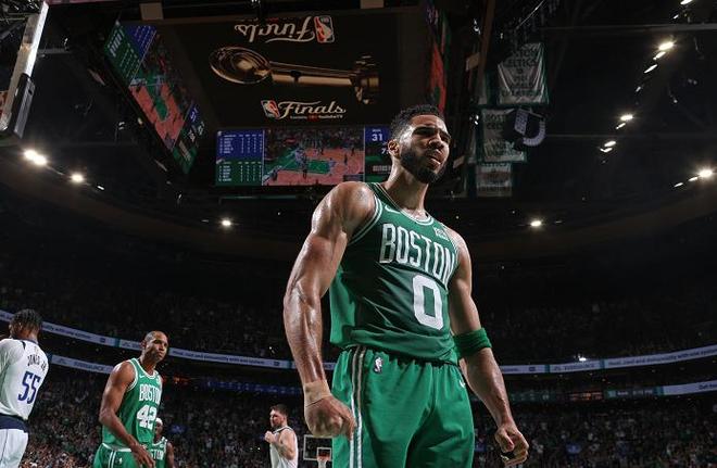 经崭露头角 经崭露头角